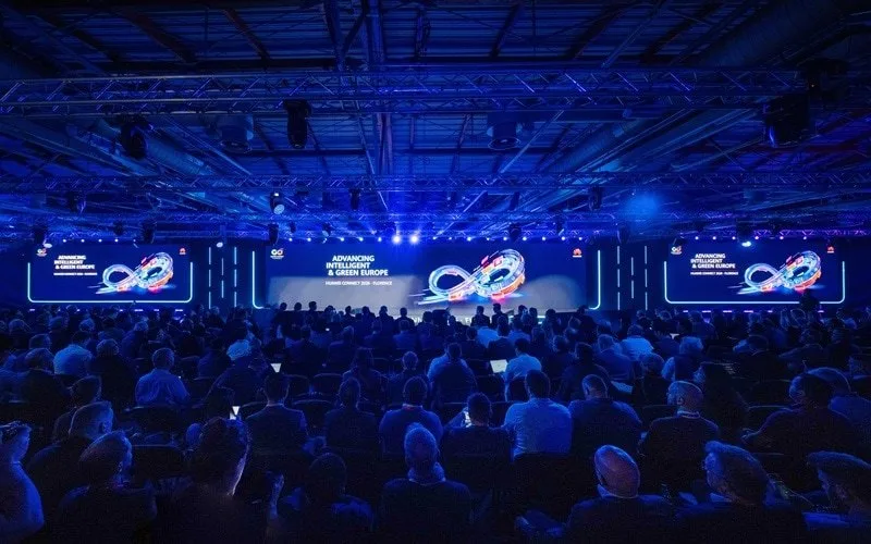 128 Bin GPU, Yapay Zekâ Ajanları ve Wi-Fi 7! Huawei Floransa'da Neler Gösterdi?