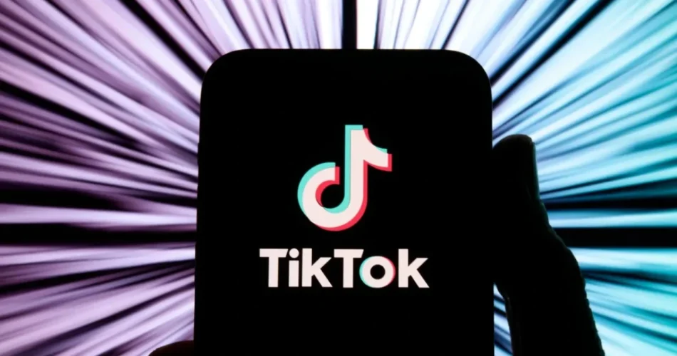 TikTok, Konuşmalı Yapay Zeka Asistanı ve Tek Tıklamayla Satın Alma Özelliğini Tanıttı