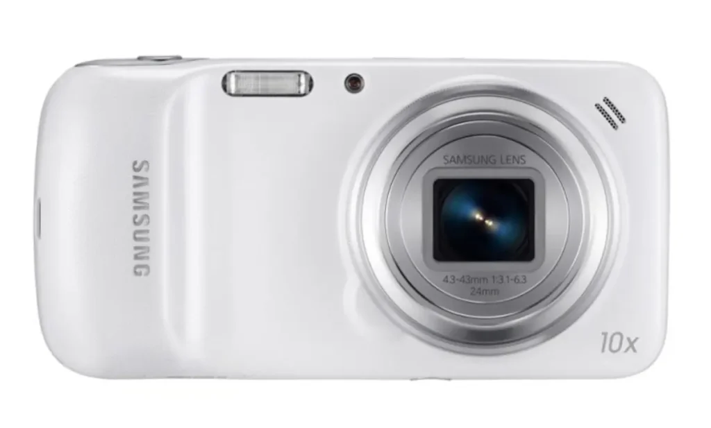 Galaxy S4 Zoom modelinin büyük lens tasarımını yansıtan bir görsel