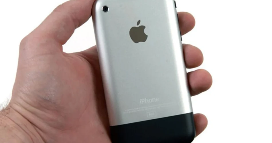 İlk iPhone’dan 18 Pro Max’e: 20 Yılın Teknolojik Evrimi, 3,5 inç Multi‑Touch’dan 18 MP ön kamera ve USB‑C’ye g