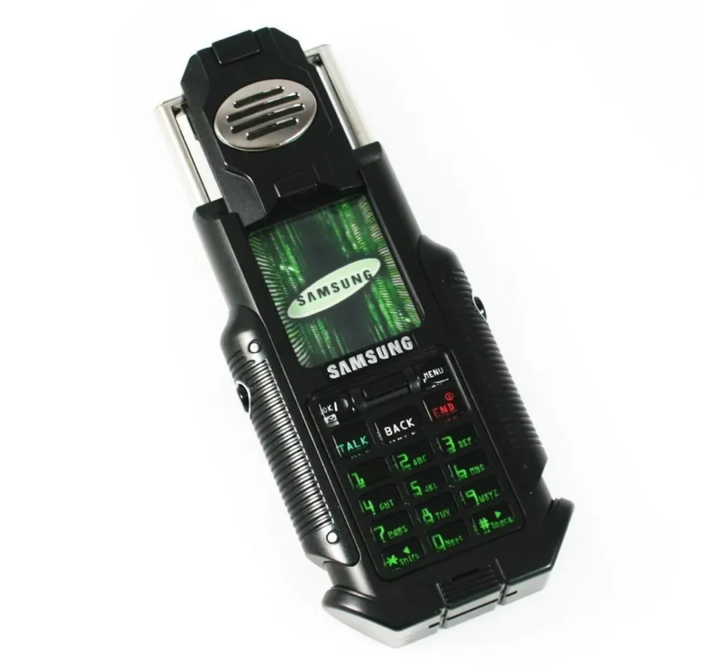 Matrix filmi için üretilen özel SPH-N270 Matrix Phone modeli