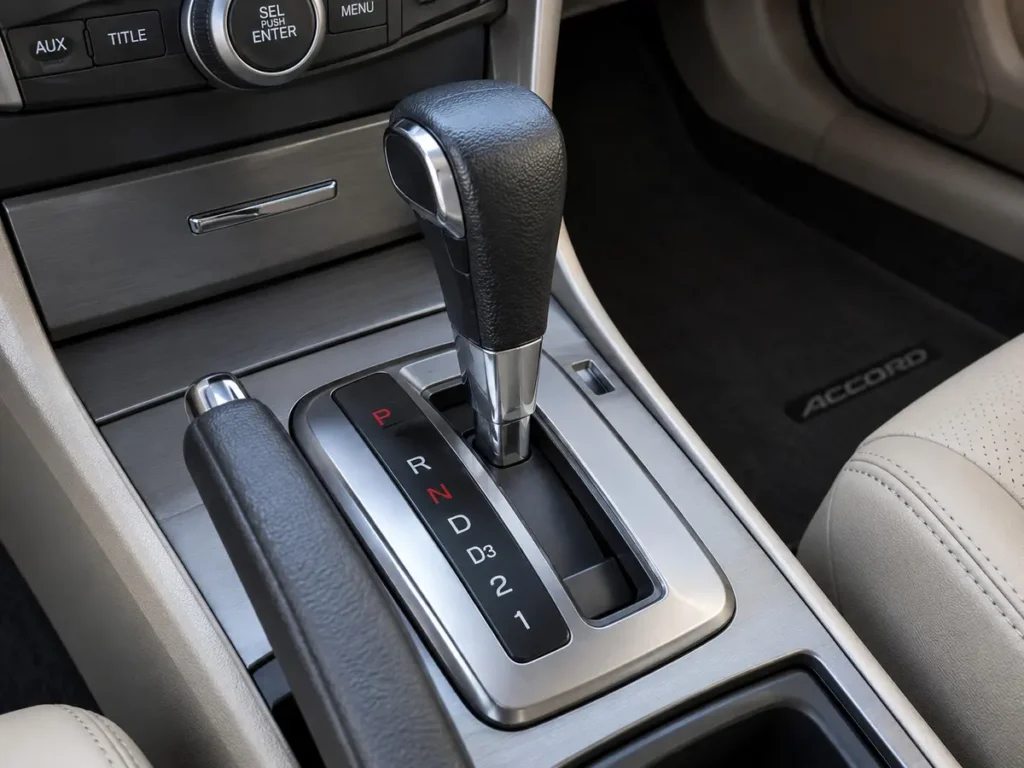 Modern Volvo modellerinin iç mekan otomatik vites konsolu