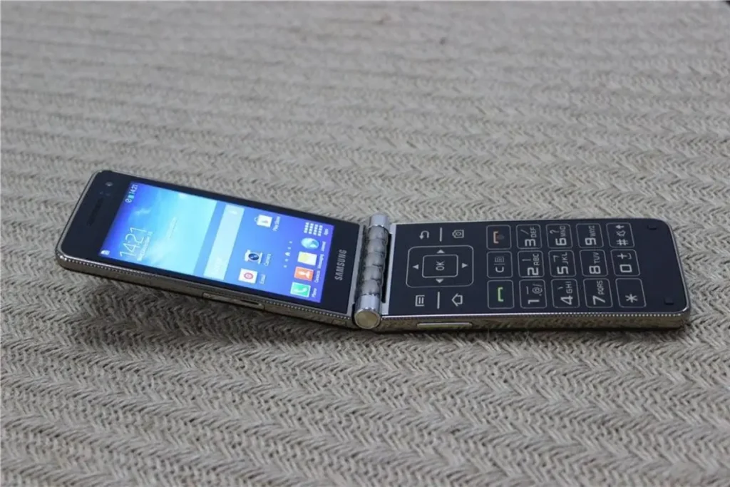 Samsung'un deneysel dönemine ait son tuhaf telefon tasarımları