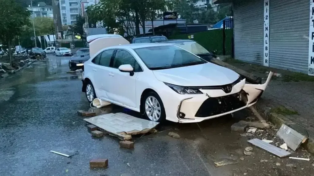 Su baskınında zarar gören otomobiller için eksper incelemesi